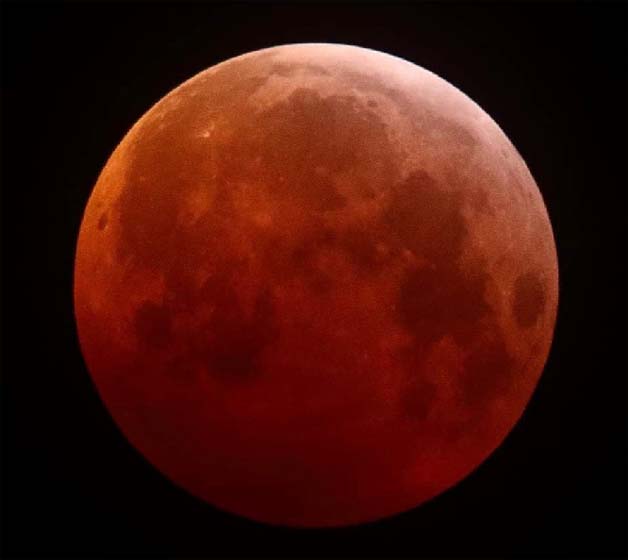 The super blood wolf moon on 21 January 2019.